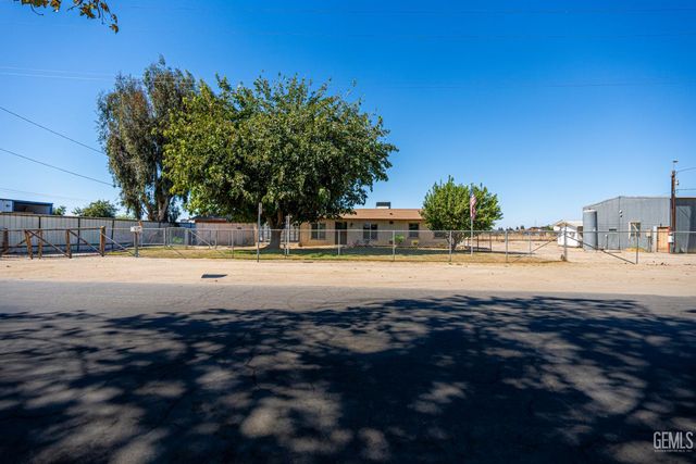 2631 Henry Lane, Bakersfield, CA 93308