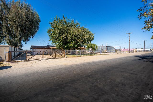 2631 Henry Lane, Bakersfield, CA 93308