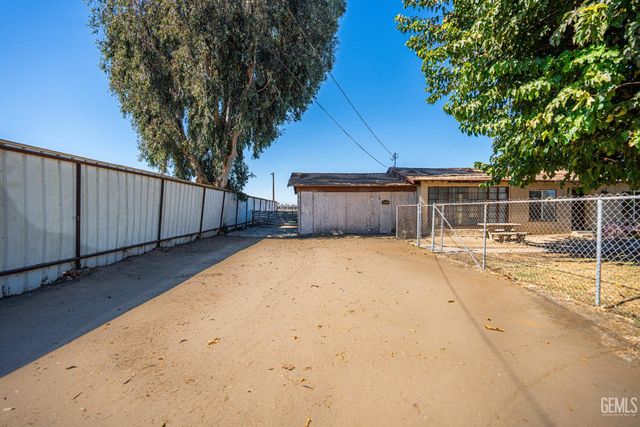 2631 Henry Lane, Bakersfield, CA 93308