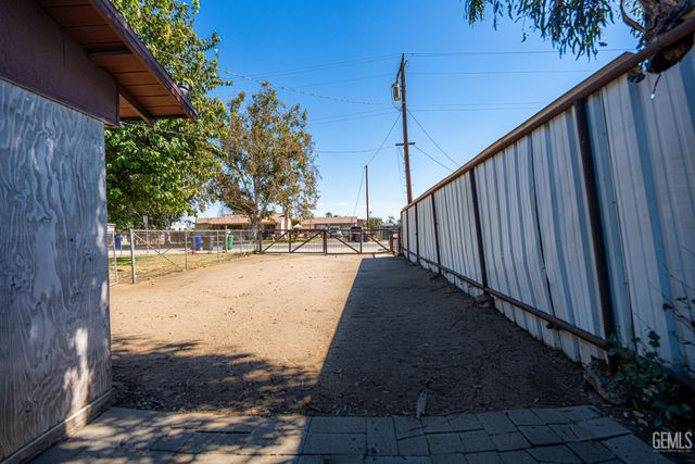 2631 Henry Lane, Bakersfield, CA 93308