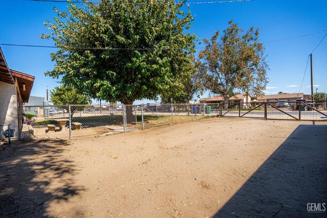 2631 Henry Lane, Bakersfield, CA 93308