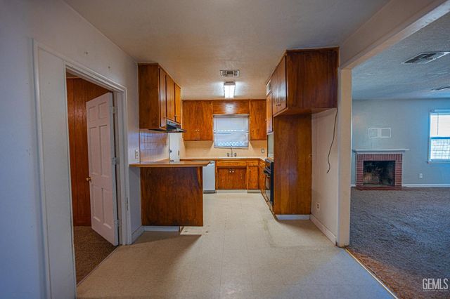 2631 Henry Lane, Bakersfield, CA 93308