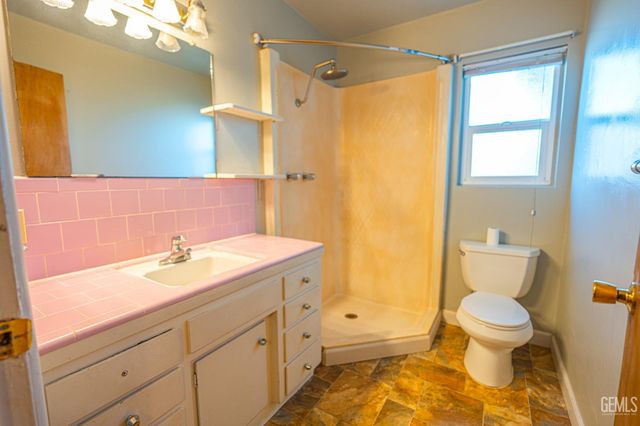 2631 Henry Lane, Bakersfield, CA 93308