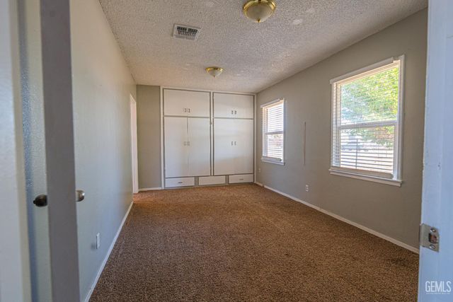 2631 Henry Lane, Bakersfield, CA 93308