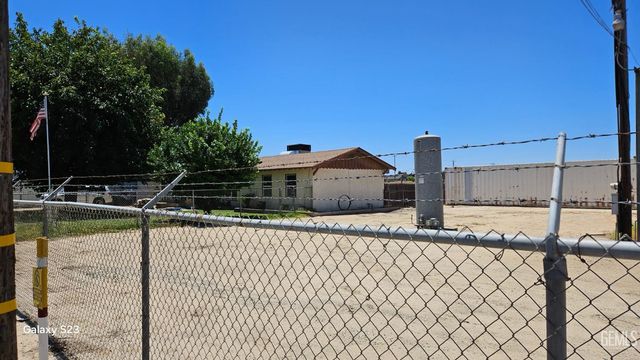 2631 Henry Lane, Bakersfield, CA 93308