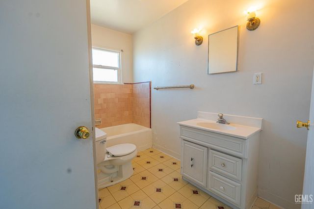 2631 Henry Lane, Bakersfield, CA 93308