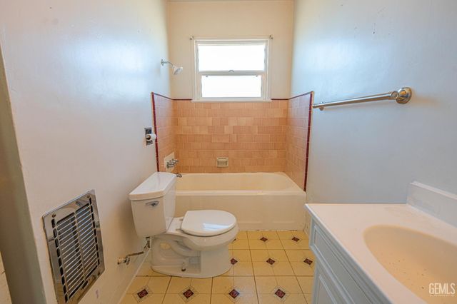2631 Henry Lane, Bakersfield, CA 93308
