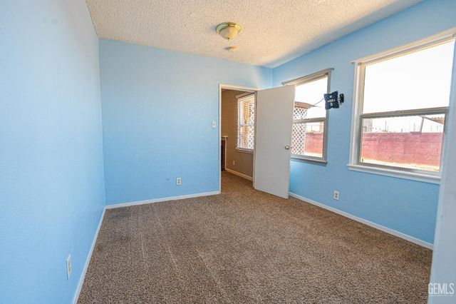 2631 Henry Lane, Bakersfield, CA 93308