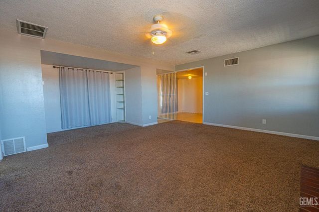 2631 Henry Lane, Bakersfield, CA 93308
