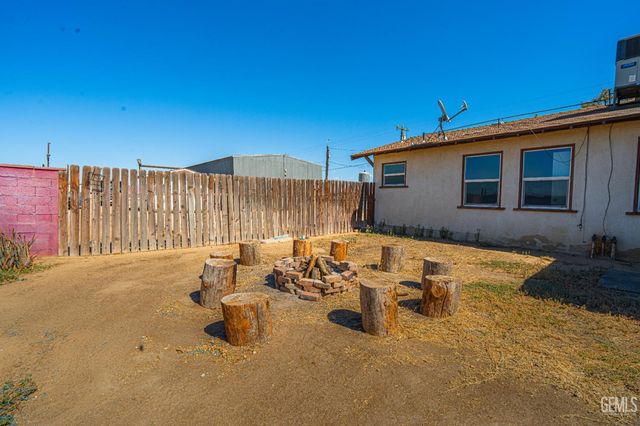 2631 Henry Lane, Bakersfield, CA 93308