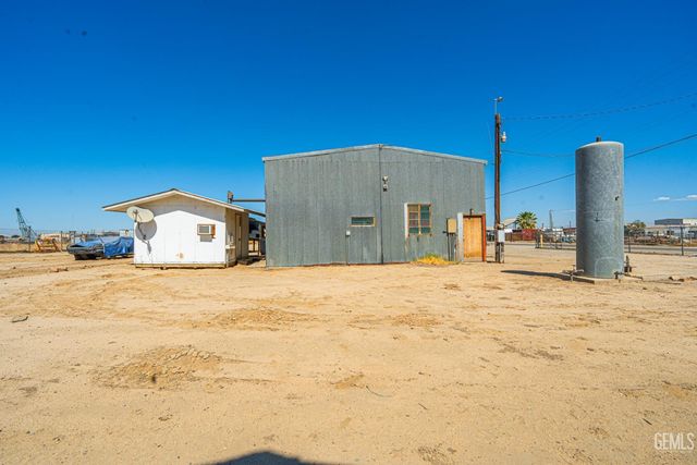 2631 Henry Lane, Bakersfield, CA 93308