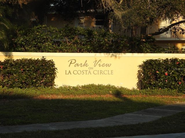 972 LA COSTA CIRCLE 8, Sarasota, FL 34237