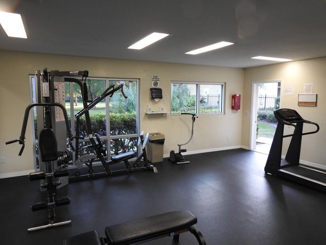 972 LA COSTA CIRCLE 8, Sarasota, FL 34237
