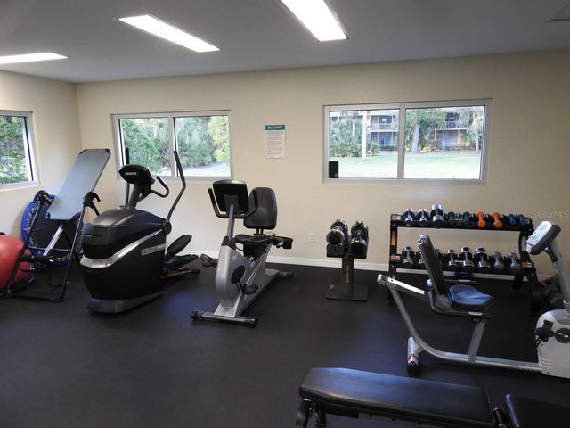 972 LA COSTA CIRCLE 8, Sarasota, FL 34237