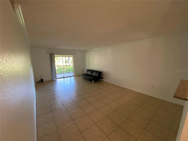972 LA COSTA CIRCLE 8, Sarasota, FL 34237