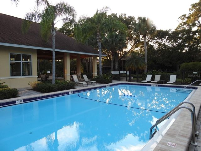 972 LA COSTA CIRCLE 8, Sarasota, FL 34237