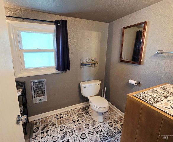 522 Ellis Ave, Winchester, ID 83555