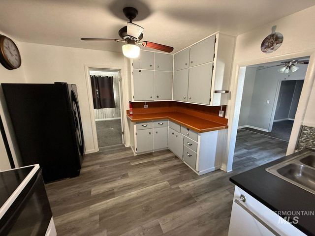 522 Ellis Ave, Winchester, ID 83555