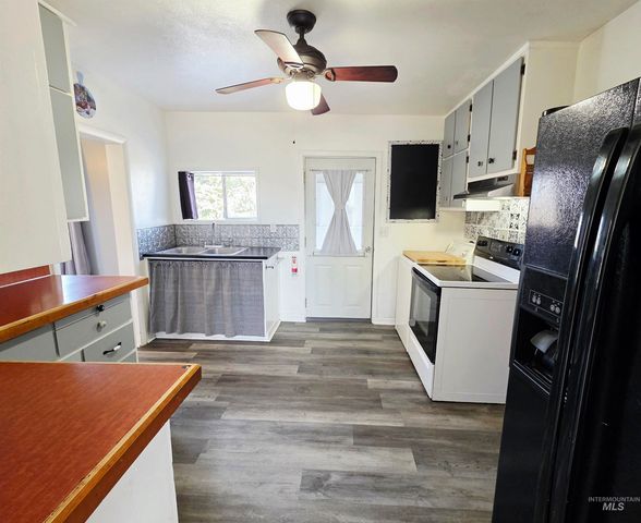 522 Ellis Ave, Winchester, ID 83555