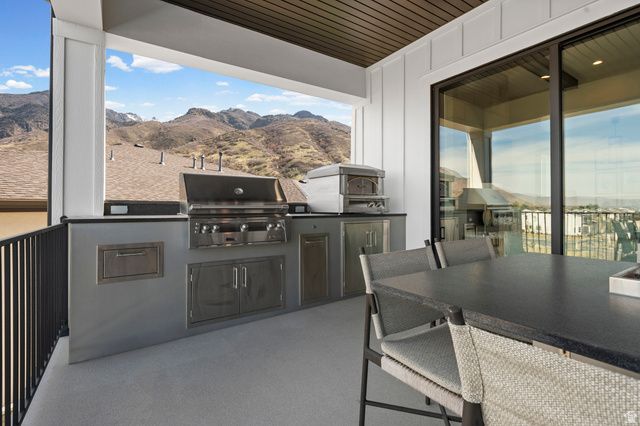 9296 S REGATTA LN, Cottonwood Heights, UT 84093
