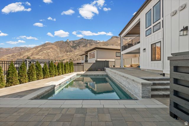 9296 S REGATTA LN, Cottonwood Heights, UT 84093