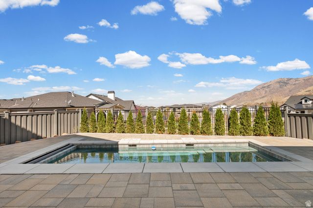 9296 S REGATTA LN, Cottonwood Heights, UT 84093