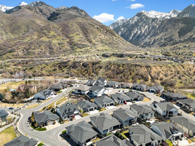 9296 S REGATTA LN, Cottonwood Heights, UT 84093