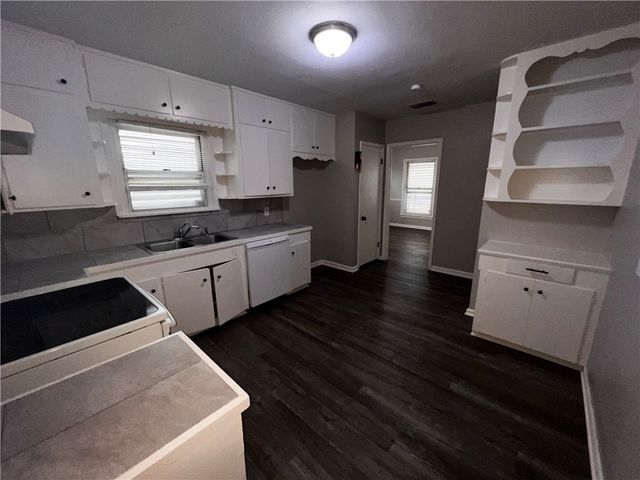 3301 Austin St, Corpus Christi, TX 78411