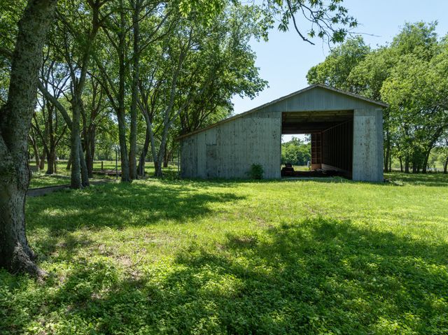 1355 N Houston Street, Lorena, TX 76655