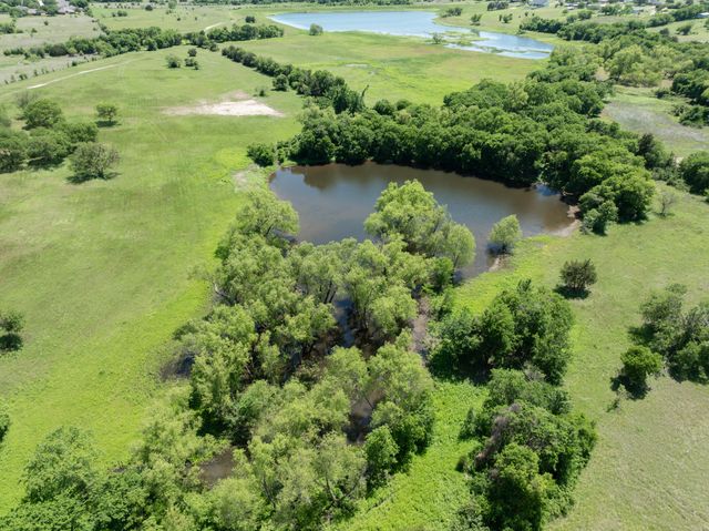 1355 N Houston Street, Lorena, TX 76655