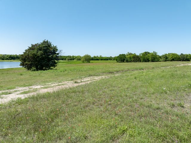 1355 N Houston Street, Lorena, TX 76655