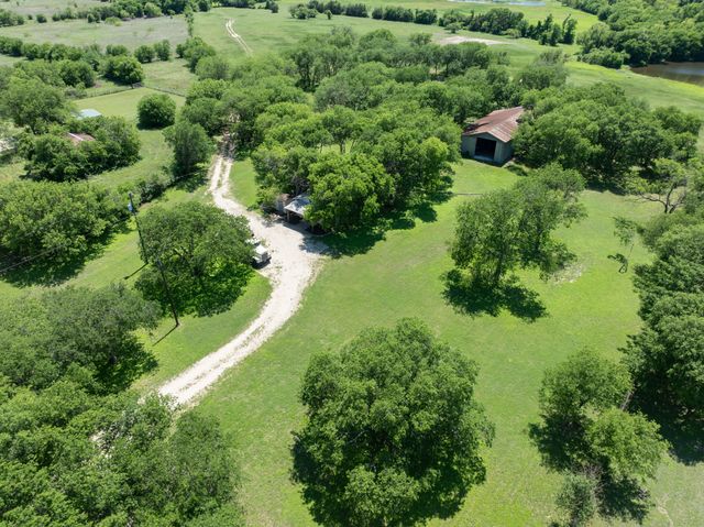 1355 N Houston Street, Lorena, TX 76655