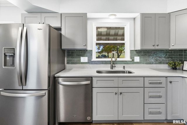 503 AIRPORT Road, Centralia, IL 62801