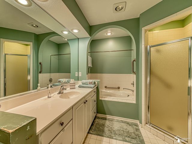 604 Meadowlands Court, Monroe Twp, MI 48161