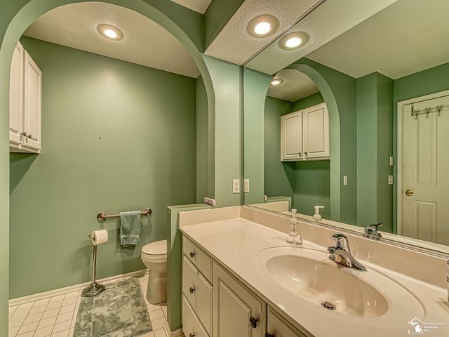 604 Meadowlands Court, Monroe Twp, MI 48161