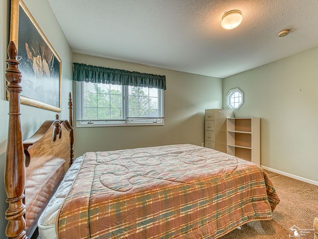 604 Meadowlands Court, Monroe Twp, MI 48161