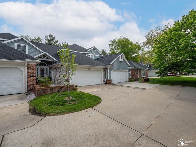 604 Meadowlands Court, Monroe Twp, MI 48161