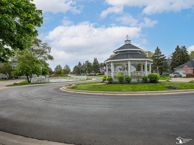 604 Meadowlands Court, Monroe Twp, MI 48161