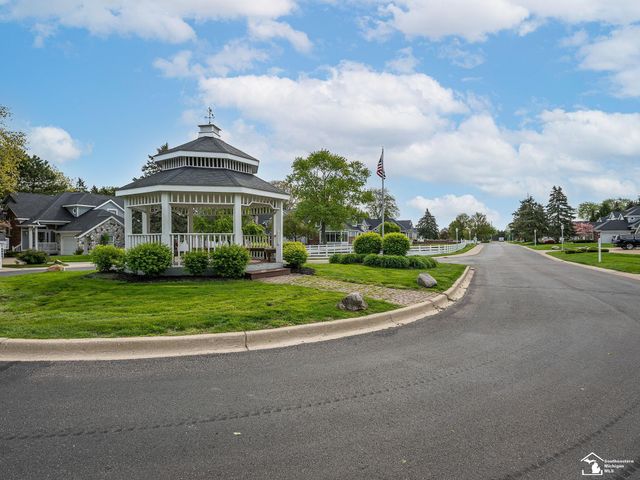604 Meadowlands Court, Monroe Twp, MI 48161