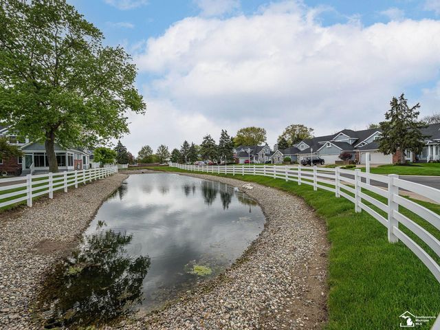 604 Meadowlands Court, Monroe Twp, MI 48161
