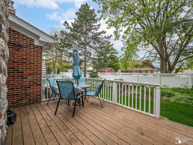 604 Meadowlands Court, Monroe Twp, MI 48161