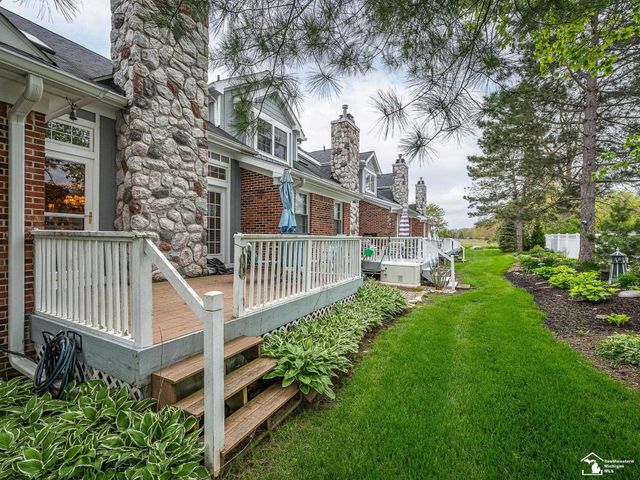 604 Meadowlands Court, Monroe Twp, MI 48161