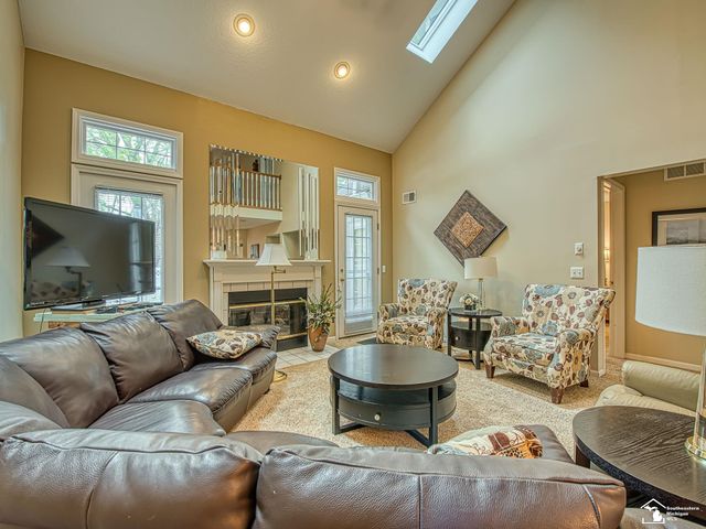604 Meadowlands Court, Monroe Twp, MI 48161