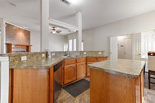 1544 Birkenhead Lane, Lancaster, TX 75134