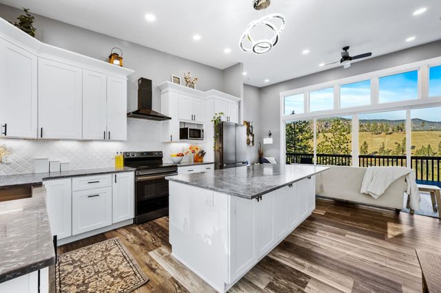 21125 N Byrne Ln, Nine Mile Falls, WA 99026