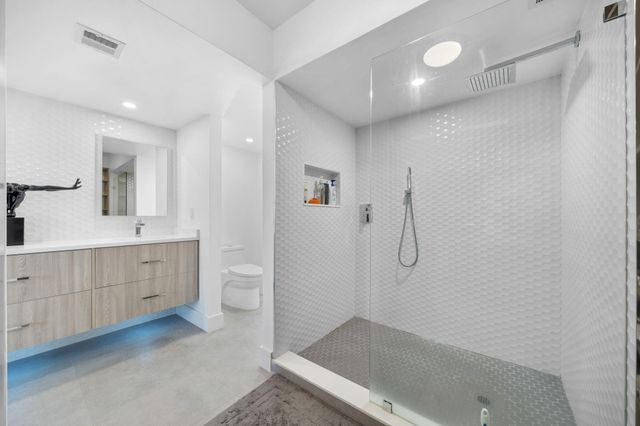 511 Bayshore Drive 905, Fort Lauderdale, FL 33304