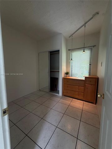 13101 SW 82nd Ter 1, Miami, FL 33183
