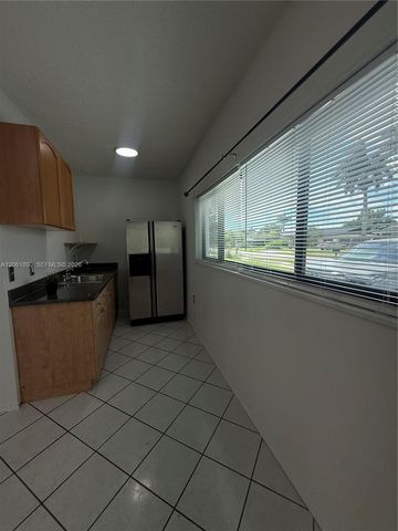 13101 SW 82nd Ter 1, Miami, FL 33183