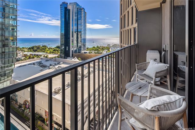 987 Queen Street 1806, Honolulu, HI 96814