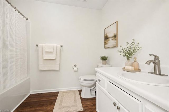 7137 W Friendly Avenue A, Greensboro, NC 27410
